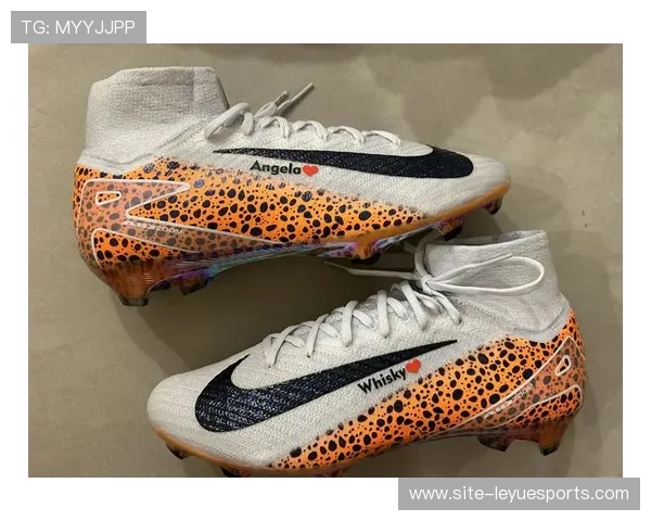 足球鞋背后的传奇球星与他们的独特选择揭秘 足球鞋背后的传奇球星与他们的独特选择揭秘