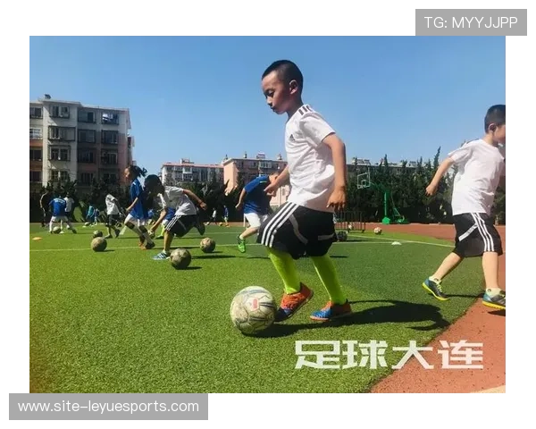 陆丰足球球星介绍与发展历程探析助力地方足球崛起的先锋人物 陆丰足球球星介绍与发展历程探析助力地方足球崛起的先锋人物